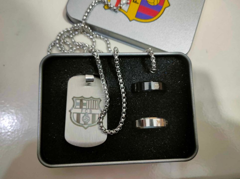Barcelona Locket Ring Gift Box - Image 2
