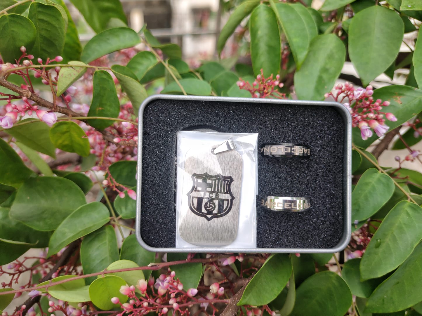 Barcelona Locket Ring Gift Box - Image 5
