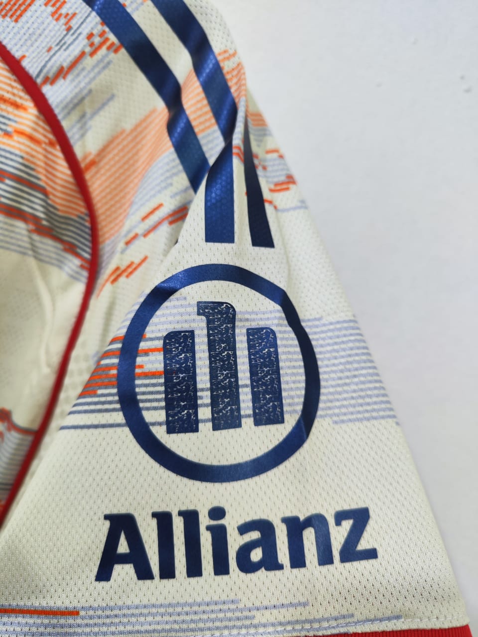 Bayern Munich 2025–26 Away Player jersey - Image 2