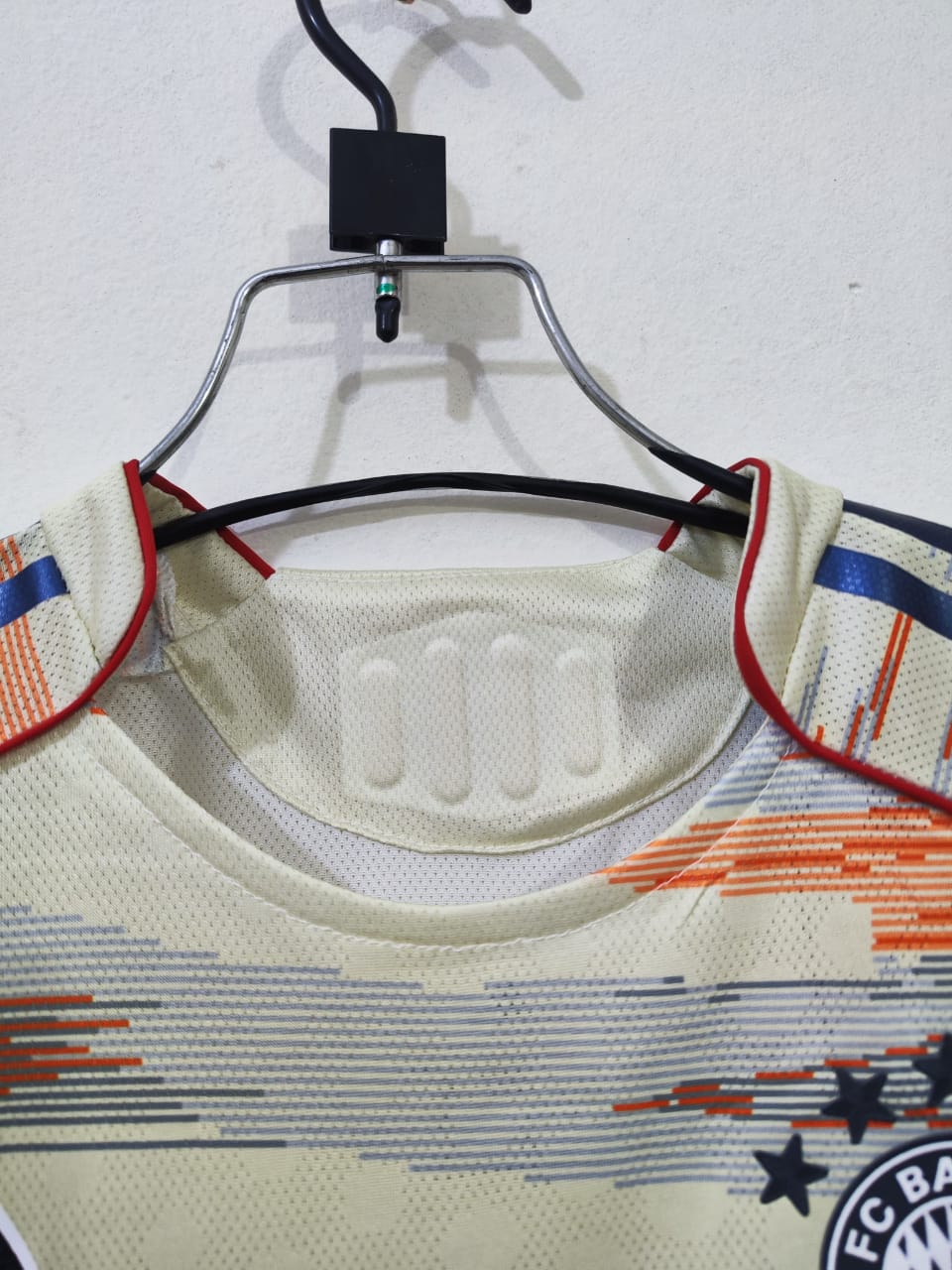 Bayern Munich 2025–26 Away Player jersey - Image 4