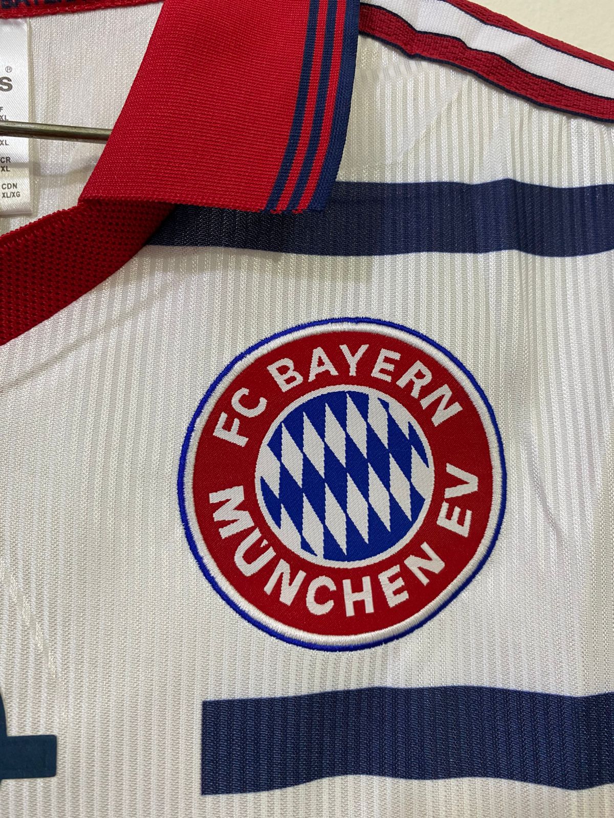 Bayern Munich 1995–96 Home Retro jersey - Image 3