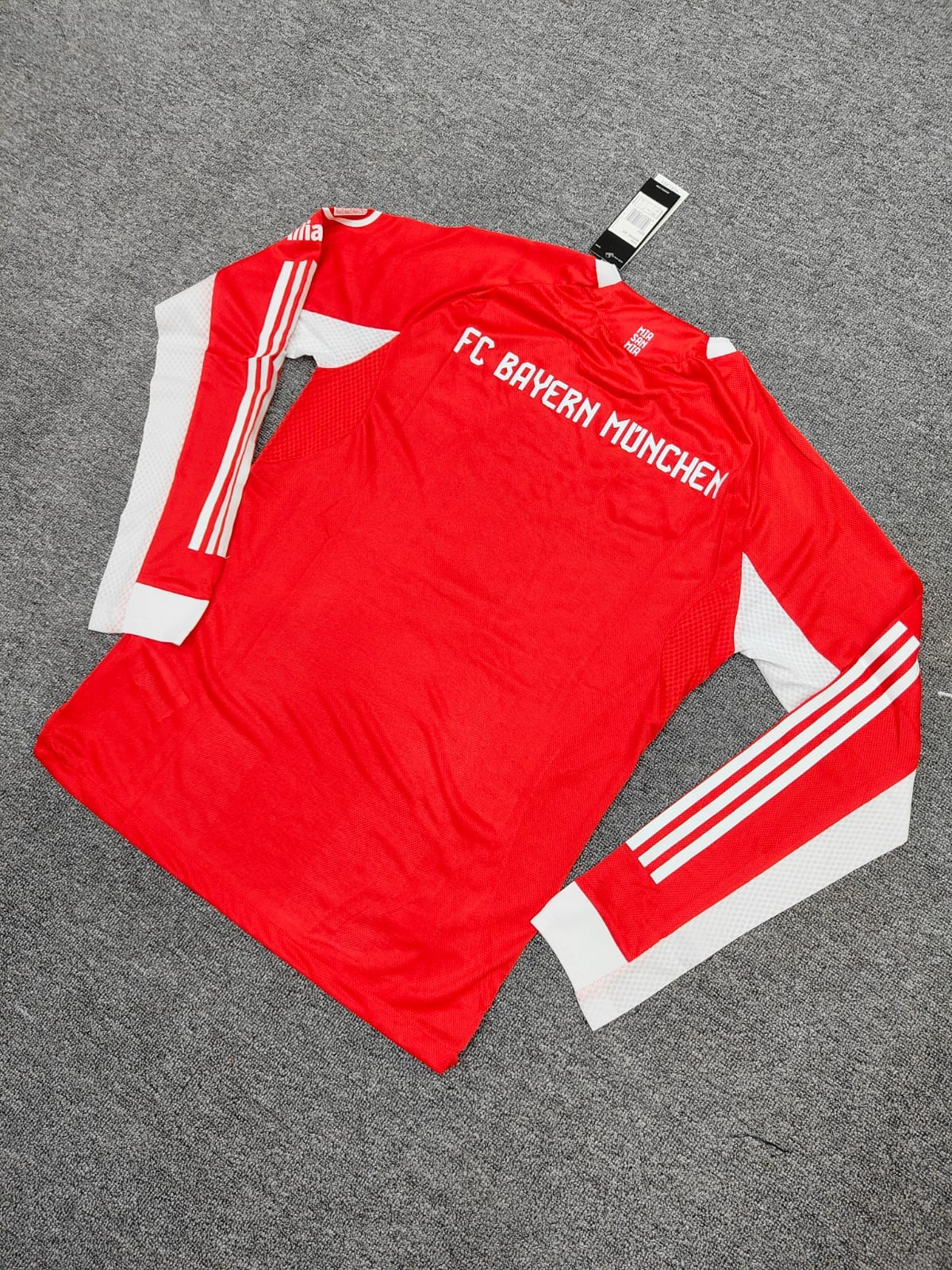 Bayern Munich 2025–26 Home Player jersey Full - Image 2