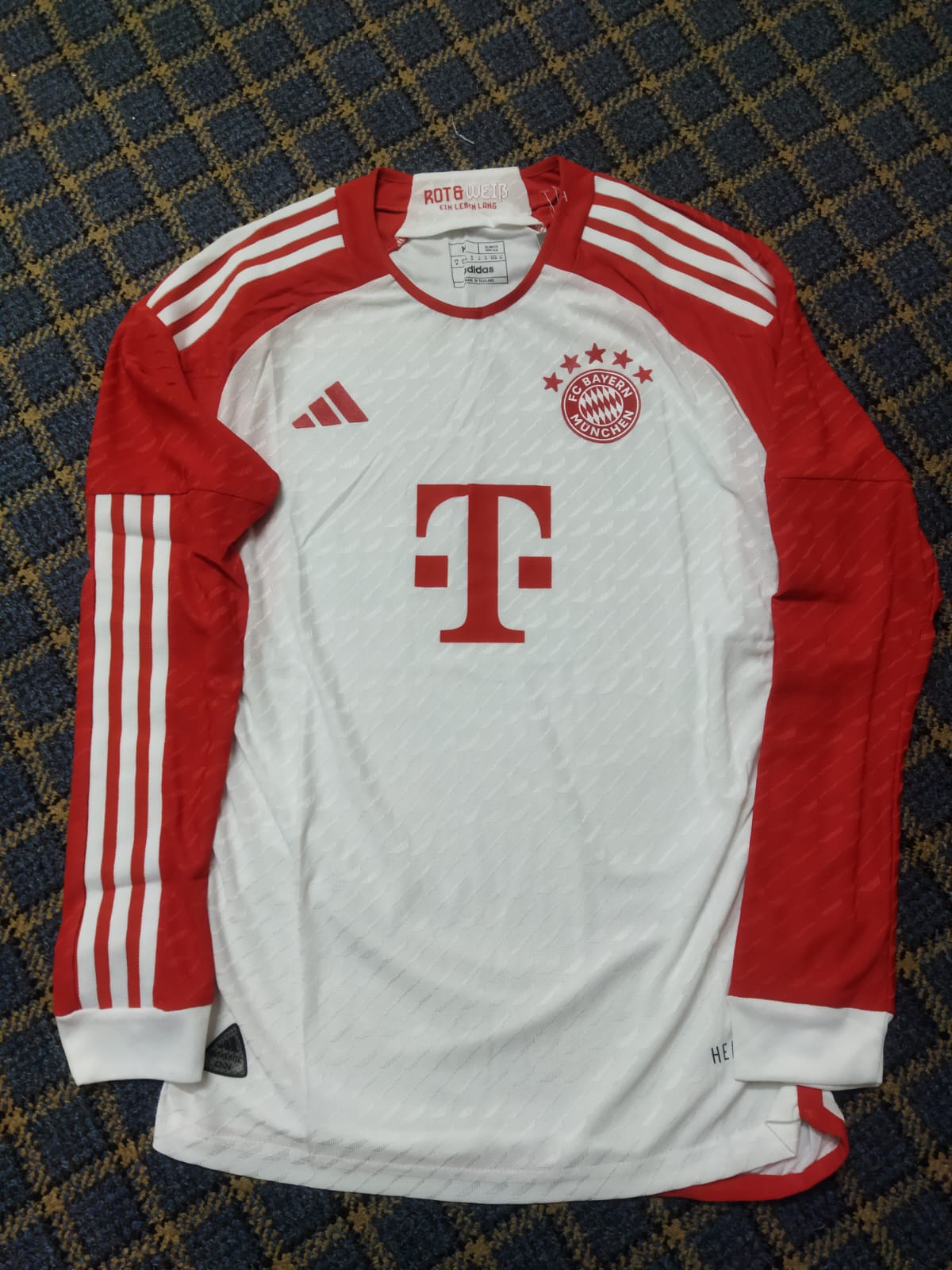Bayern Munich 2023–24 Home Player jersey Full - Image 3