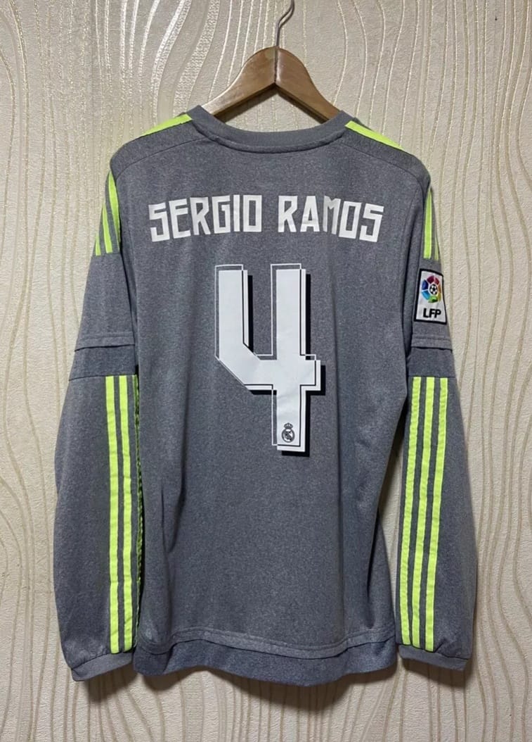 Real Madrid 2015-16 Away Retro Full Jersey - Image 3