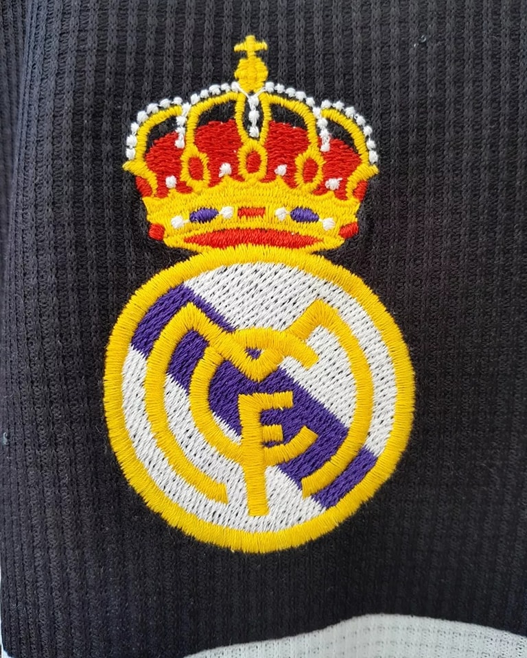 Real Madrid 1997-98 Away Retro Jersey - Image 3