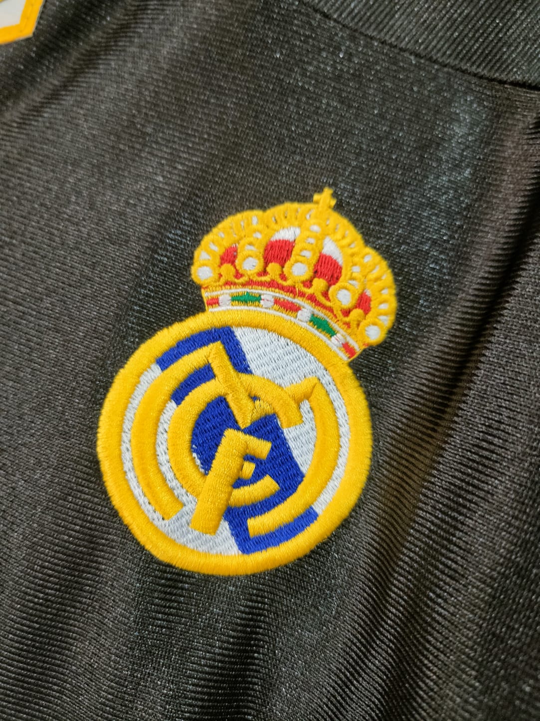 Real Madrid 1999-00 Away Retro Jersey - Image 2