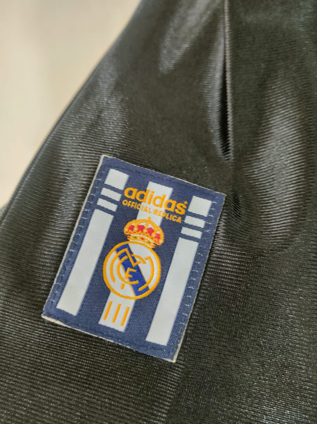 Real Madrid 1999-00 Away Retro Jersey - Image 3