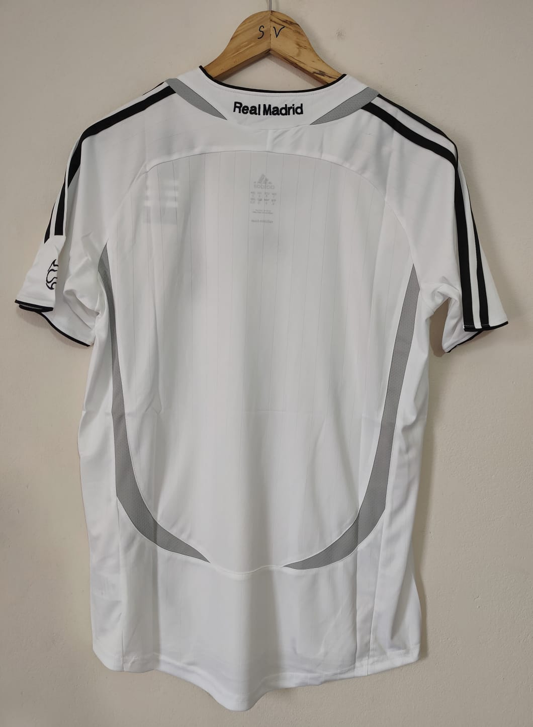 Real Madrid 2006-07 Home Retro Jersey - Image 5