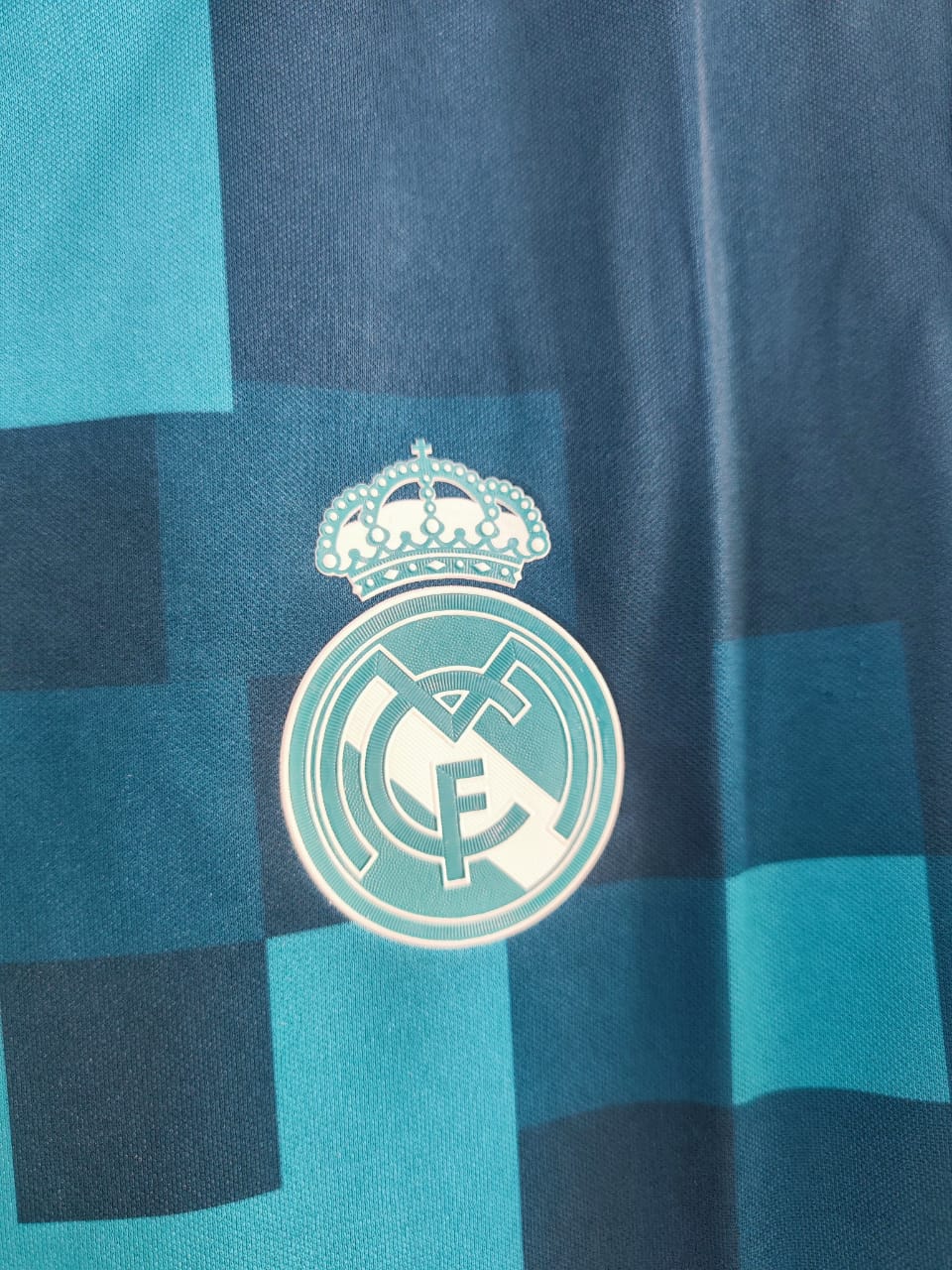 Real Madrid 2017-18 3rd Retro Full Jersey - Image 2