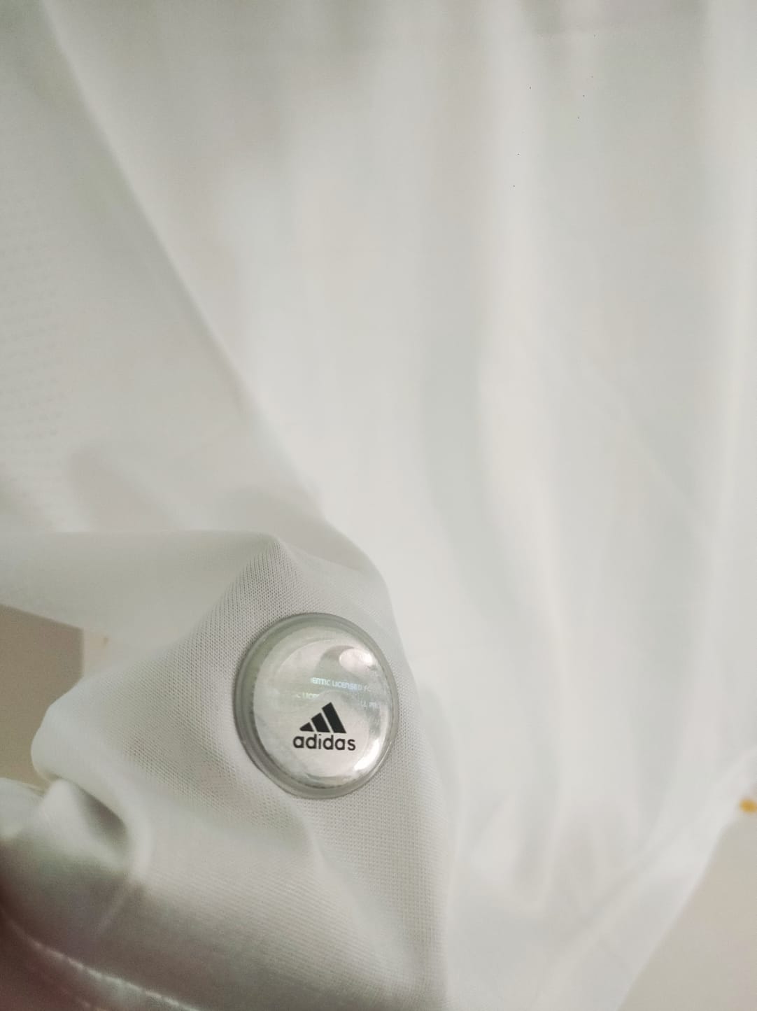 Real Madrid 2009-10 Home Retro Jersey - Image 2