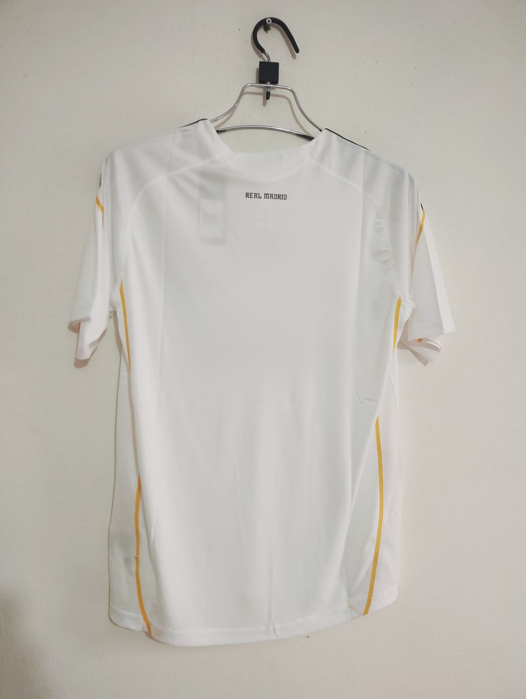 Real Madrid 2009-10 Home Retro Jersey - Image 4