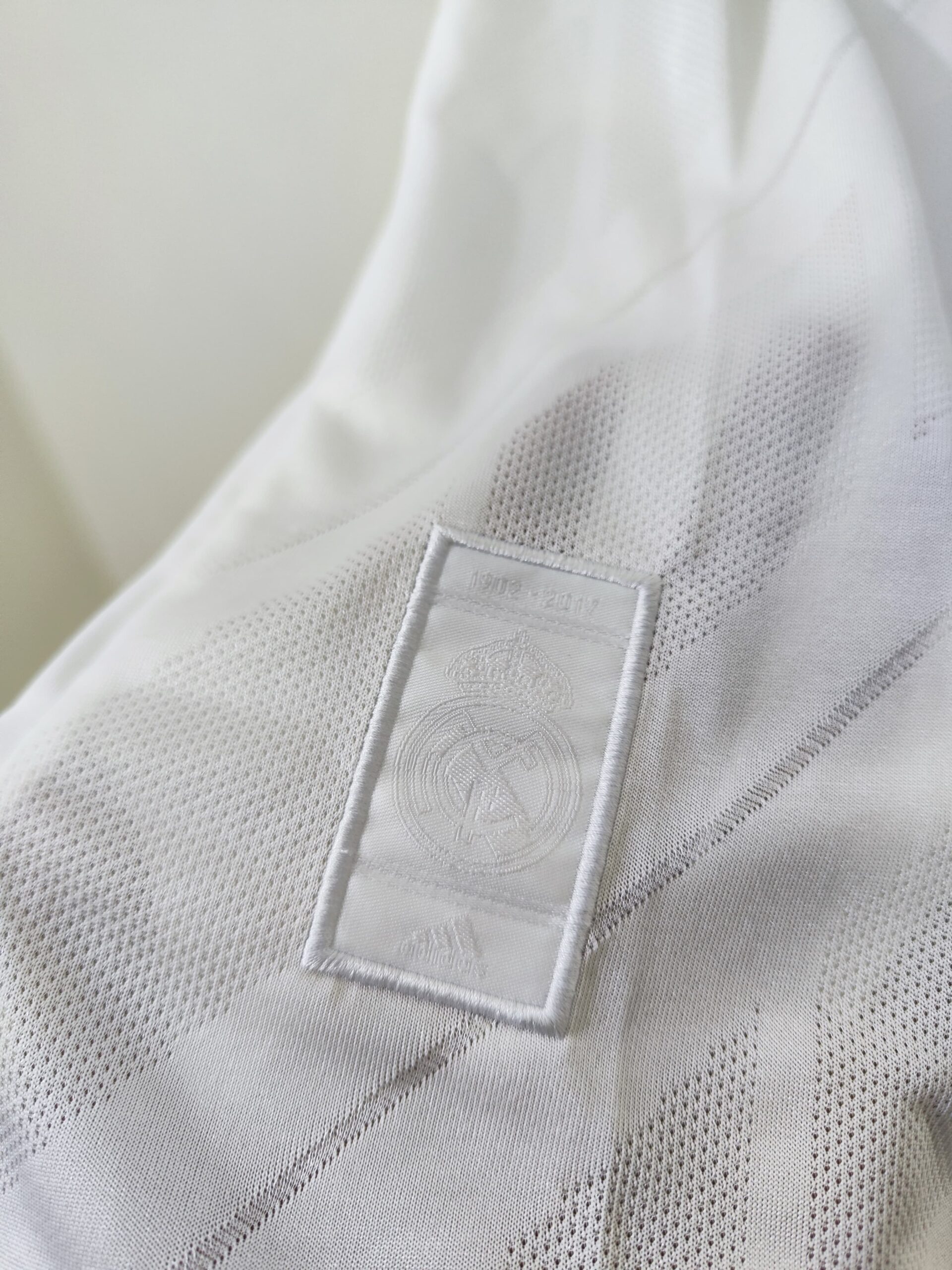 Real Madrid 2017-18 Home Retro Full Jersey - Image 3