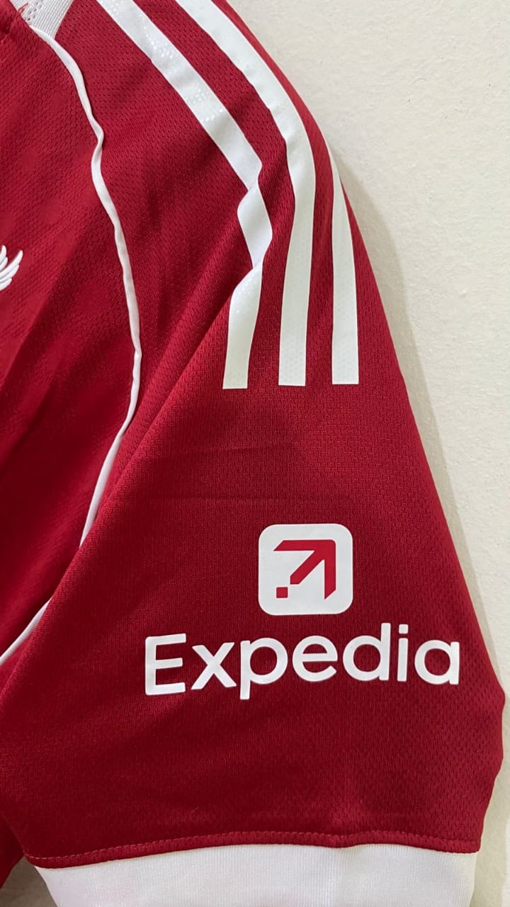 Liverpool 2025–26 Home Player jersey - Image 3