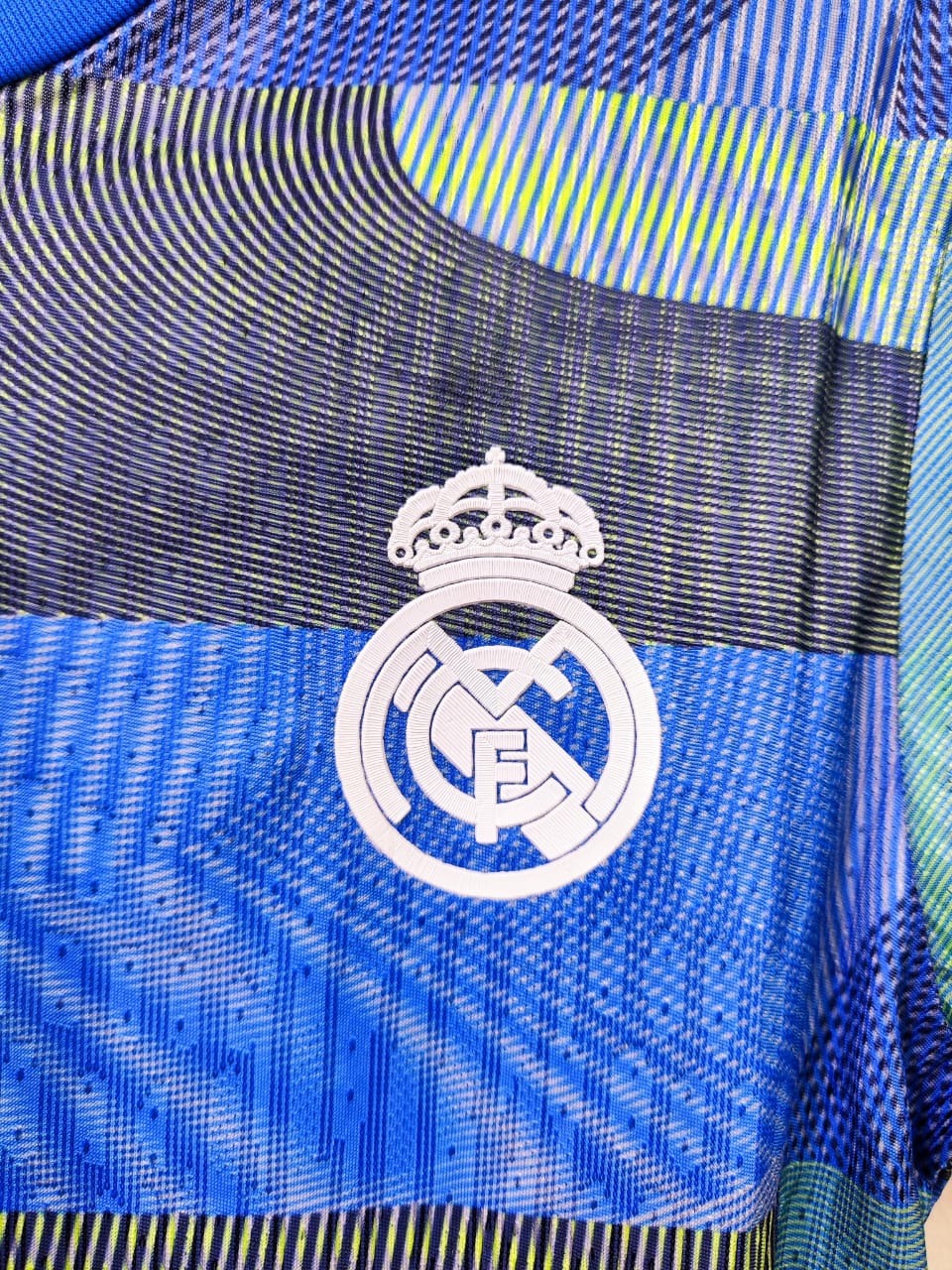 Real Madrid 2025-26 Training Player Jersey - Image 2