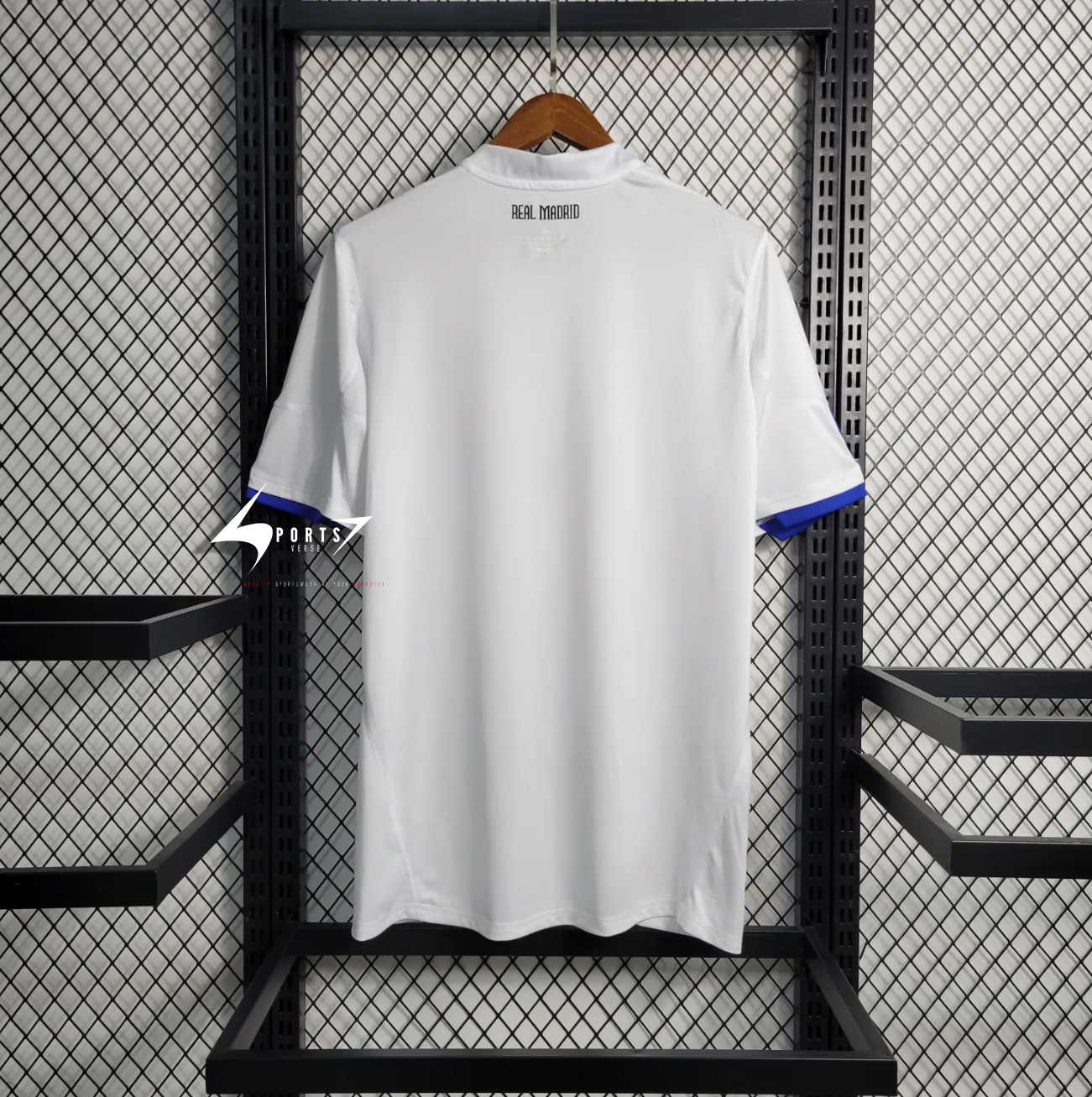 Real Madrid 2010-11 Home Retro Jersey - Image 4