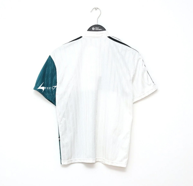 Liverpool 1995–96 Away Retro jersey - Image 4