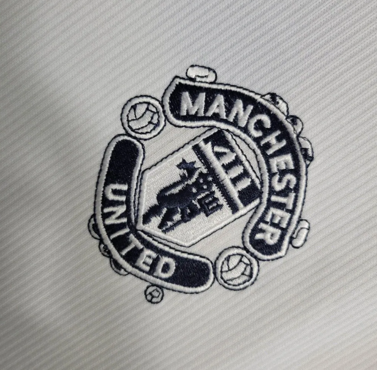 Manchester United 1999–00 Away Retro jersey - Image 2