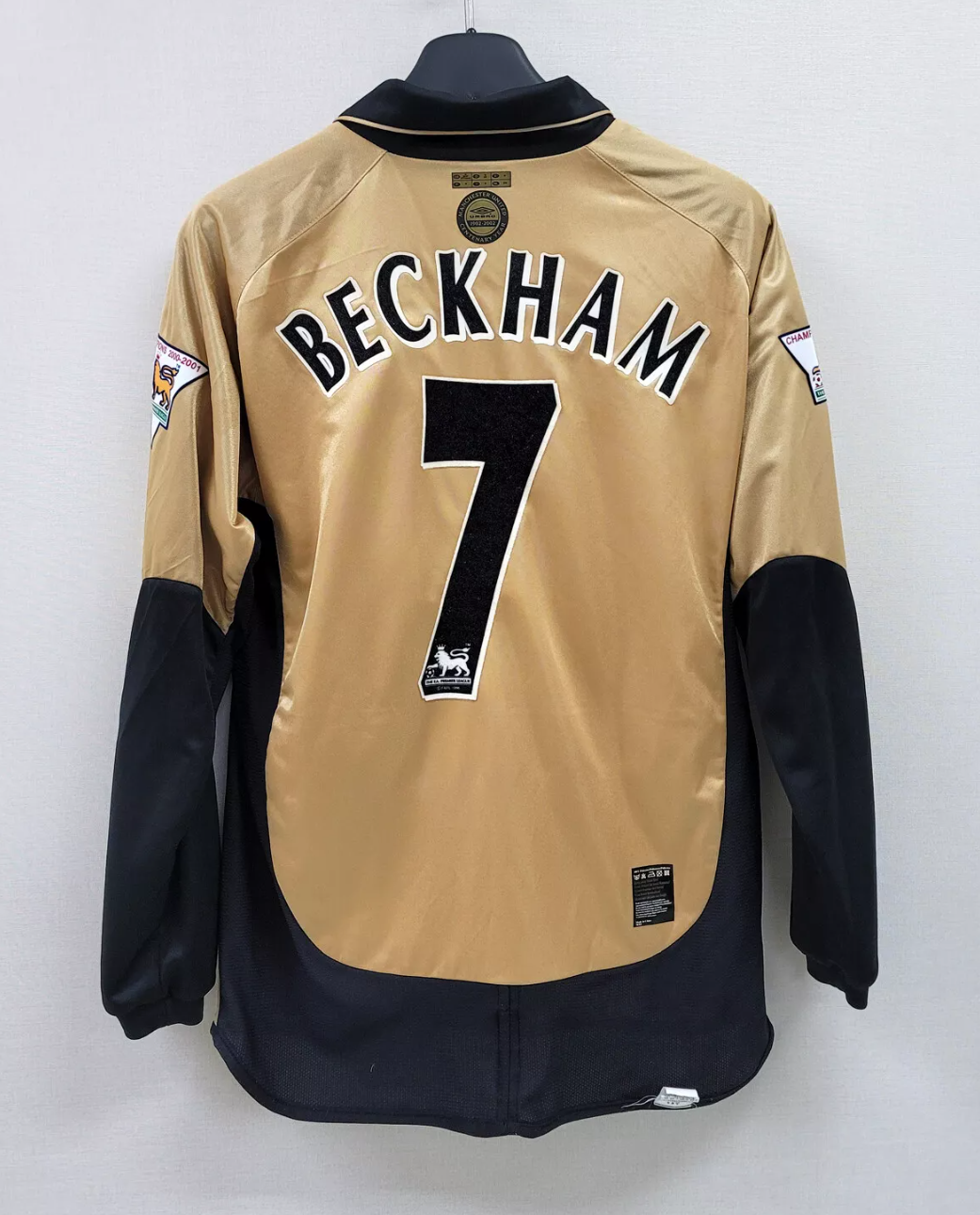 Manchester United 2001-02 Away Retro Full Jersey - Image 2