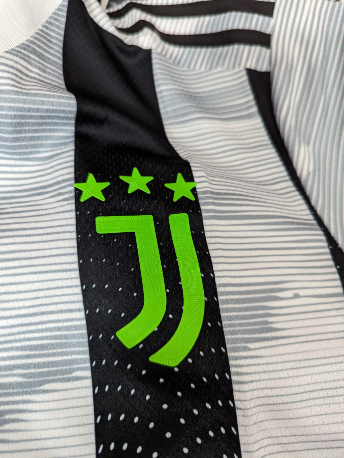 Juventus 2019–20 Retro Player jersey - Image 2