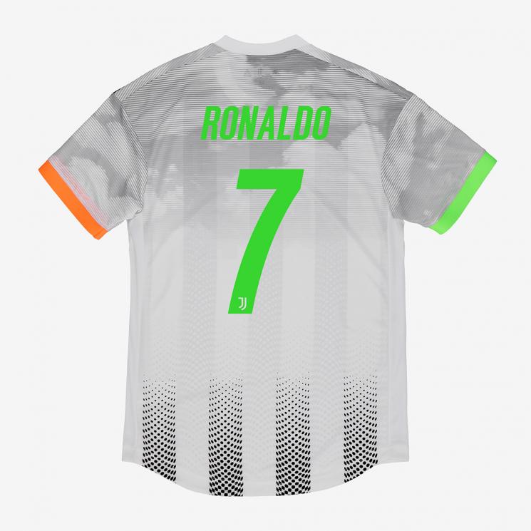 Juventus 2019–20 Retro Player jersey - Image 4